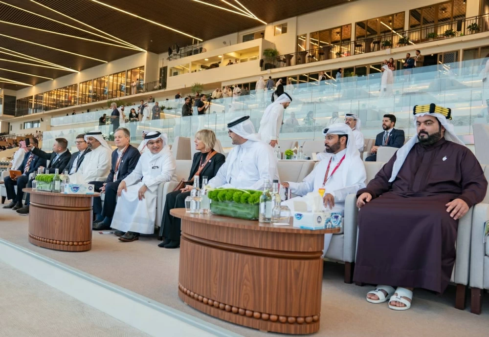 ولي العهد رئيس الوزراء يشهد مهرجان الرفه للإعلام لسباق الخيل