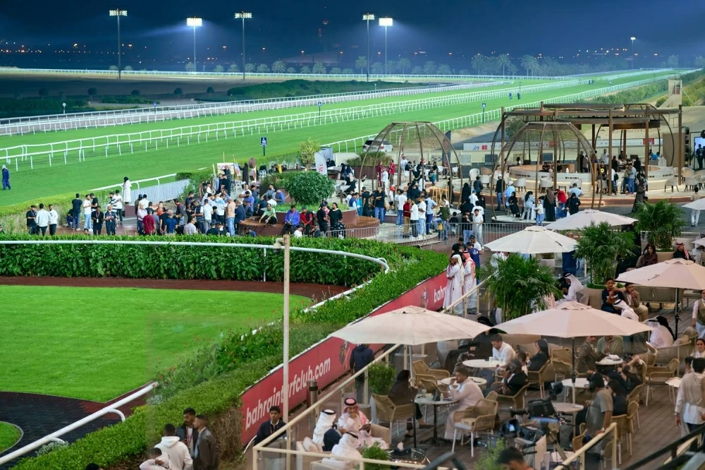 ولي العهد رئيس الوزراء يشهد مهرجان الرفه للإعلام لسباق الخيل