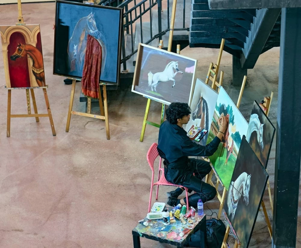 ولي العهد رئيس الوزراء يشهد مهرجان الرفه للإعلام لسباق الخيل