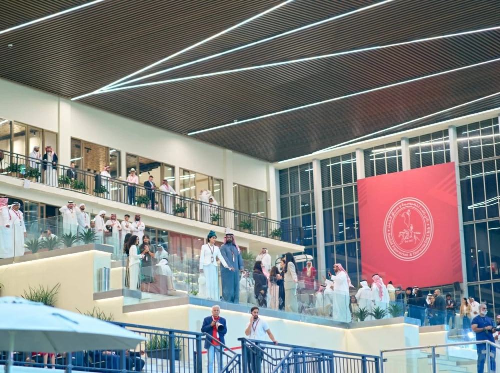 ولي العهد رئيس الوزراء يشهد مهرجان الرفه للإعلام لسباق الخيل