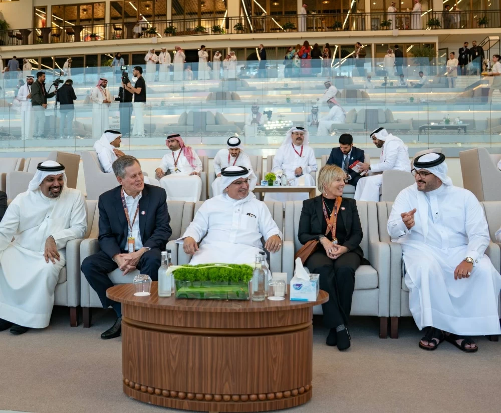 ولي العهد رئيس الوزراء يشهد مهرجان الرفه للإعلام لسباق الخيل