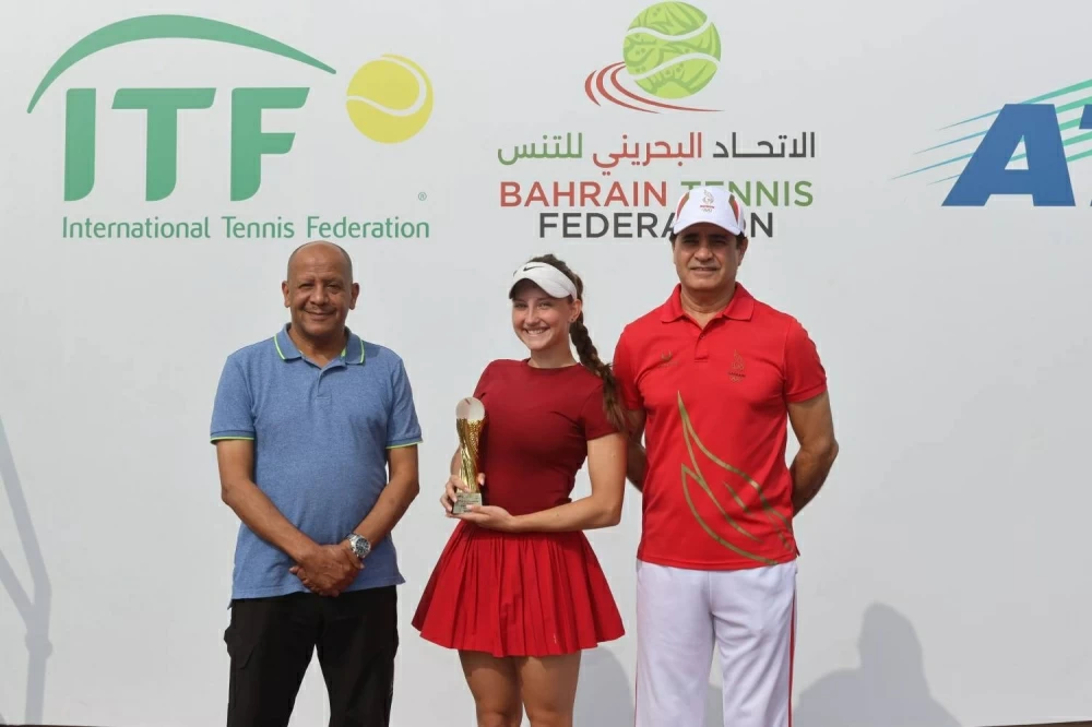 الهندي باباركر والروسية بازديروفا يتوجان بلقبي فردي الأولاد والفتيات