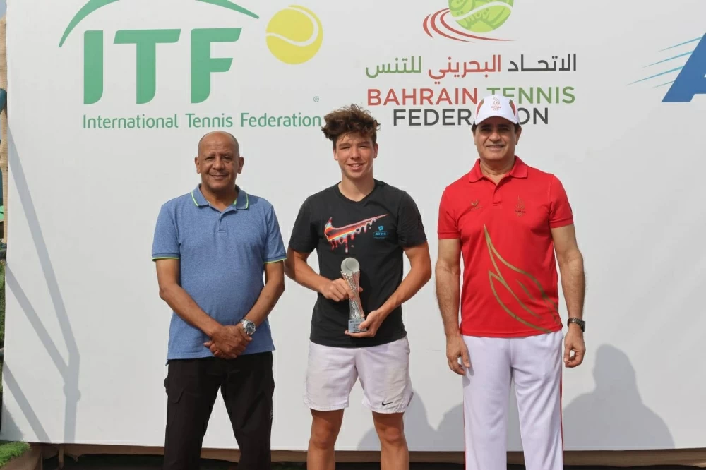 الهندي باباركر والروسية بازديروفا يتوجان بلقبي فردي الأولاد والفتيات