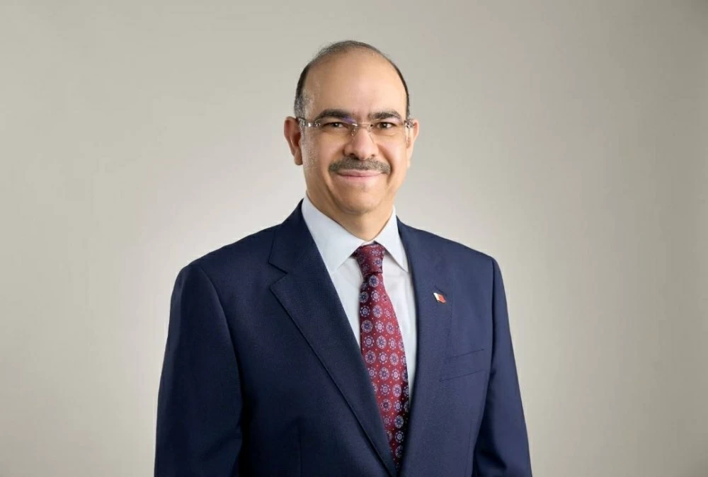 وزير الشؤون القانونية وزير العمل بالوكالة يشيد بدور شرطة البحرين في المحافظة على المنجزات الحضارية وتعزيز المكتسبات الوطنية 