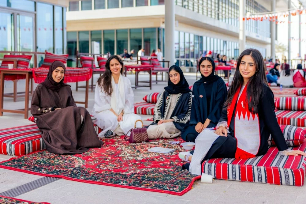 الجامعة الأمريكية بالبحرين تحتفي بالأعياد الوطنية للمملكة