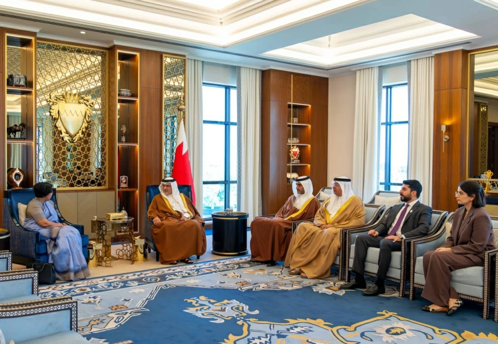 ولي العهد رئيس الوزراء يستقبل سفيرة سريلانكا لدى البحرين