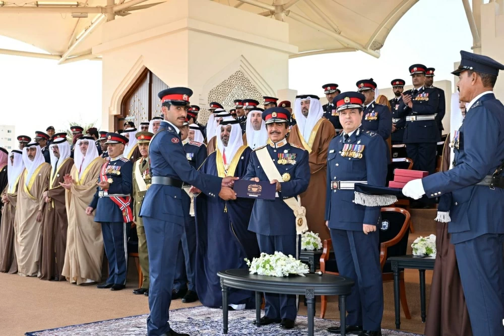 وزير الداخلية : هذه الوزارة السيادية يستقيم أمرها بالولاء والإخلاص ويمس سمعتها ما هو عكس ذلك ولم ولن أسمح إلا بما يرفع شأنها ويصون مكانتها