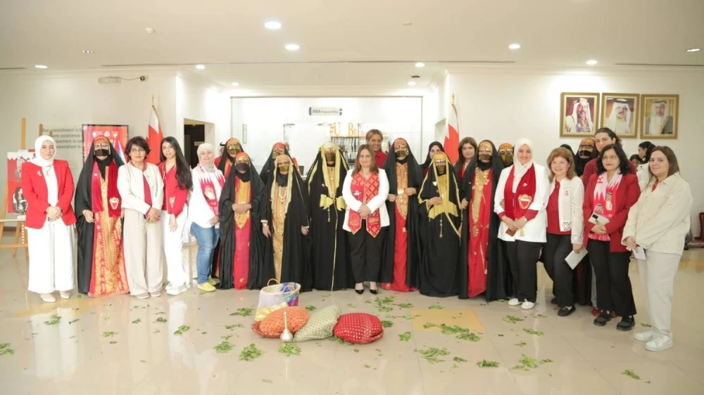 كلية البحرين الجامعية تحتفي بالعيد الوطني في احتفال يجسّد الولاء والانتماء 