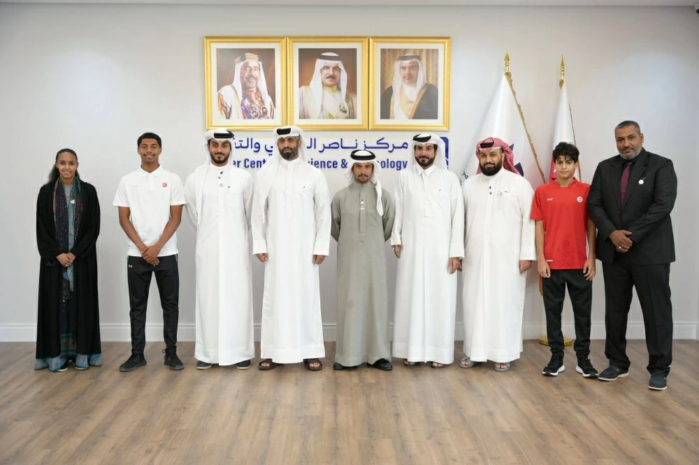 مركز ناصر العلمي والتقني يوقع مذكرة تفاهم مع الاتحاد البحريني للرياضات المائية لدعم الرياضة المدرسية