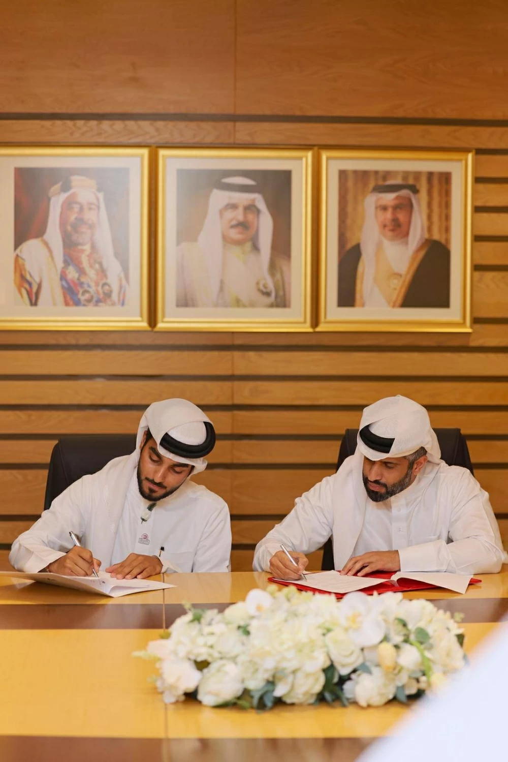 مركز ناصر العلمي والتقني يوقع مذكرة تفاهم مع الاتحاد البحريني للرياضات المائية لدعم الرياضة المدرسية