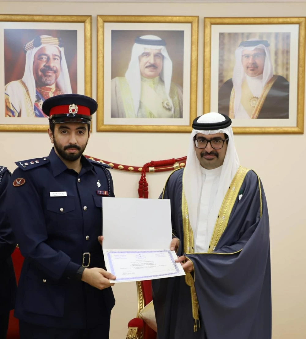 محافظ الجنوبية يكرم عدداً من الجهات الأمنية بمناسبة يوم شرطة البحرين