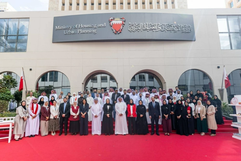 وزارة الإسكان والتخطيط العمراني تحتفل بالأعياد الوطنية