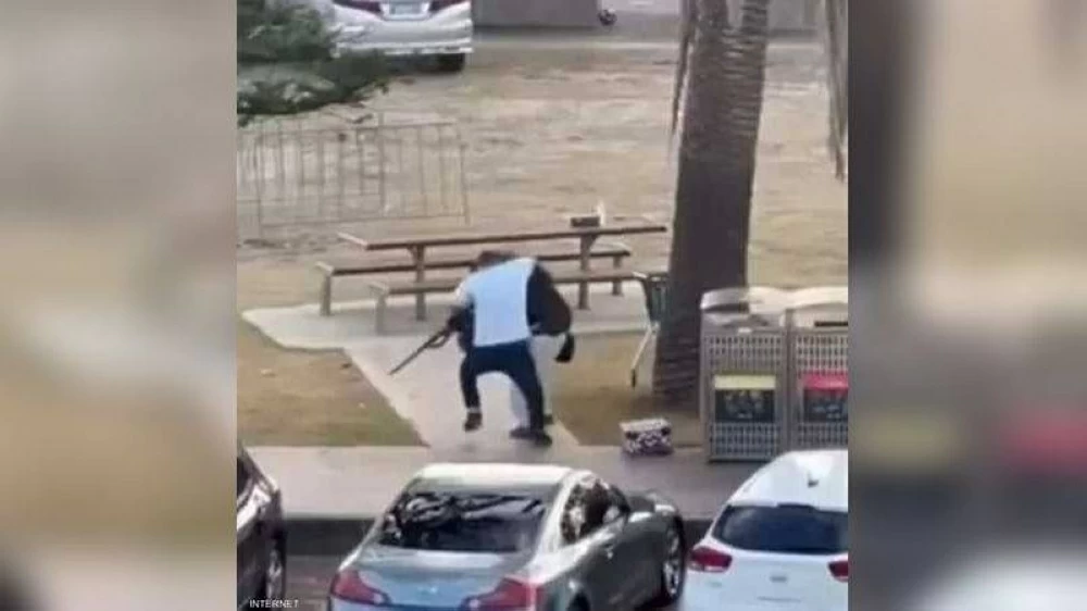 رئيس وزراء ولاية نيو ساوث ويلز يزور المواطن المسلم أحمد الأحمد في المستشفى