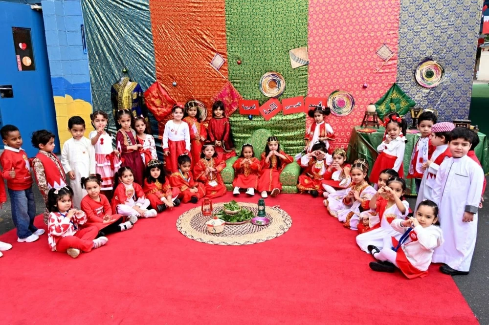 مدرسة النور العالمية تحتفل باليوم الوطني البحريني