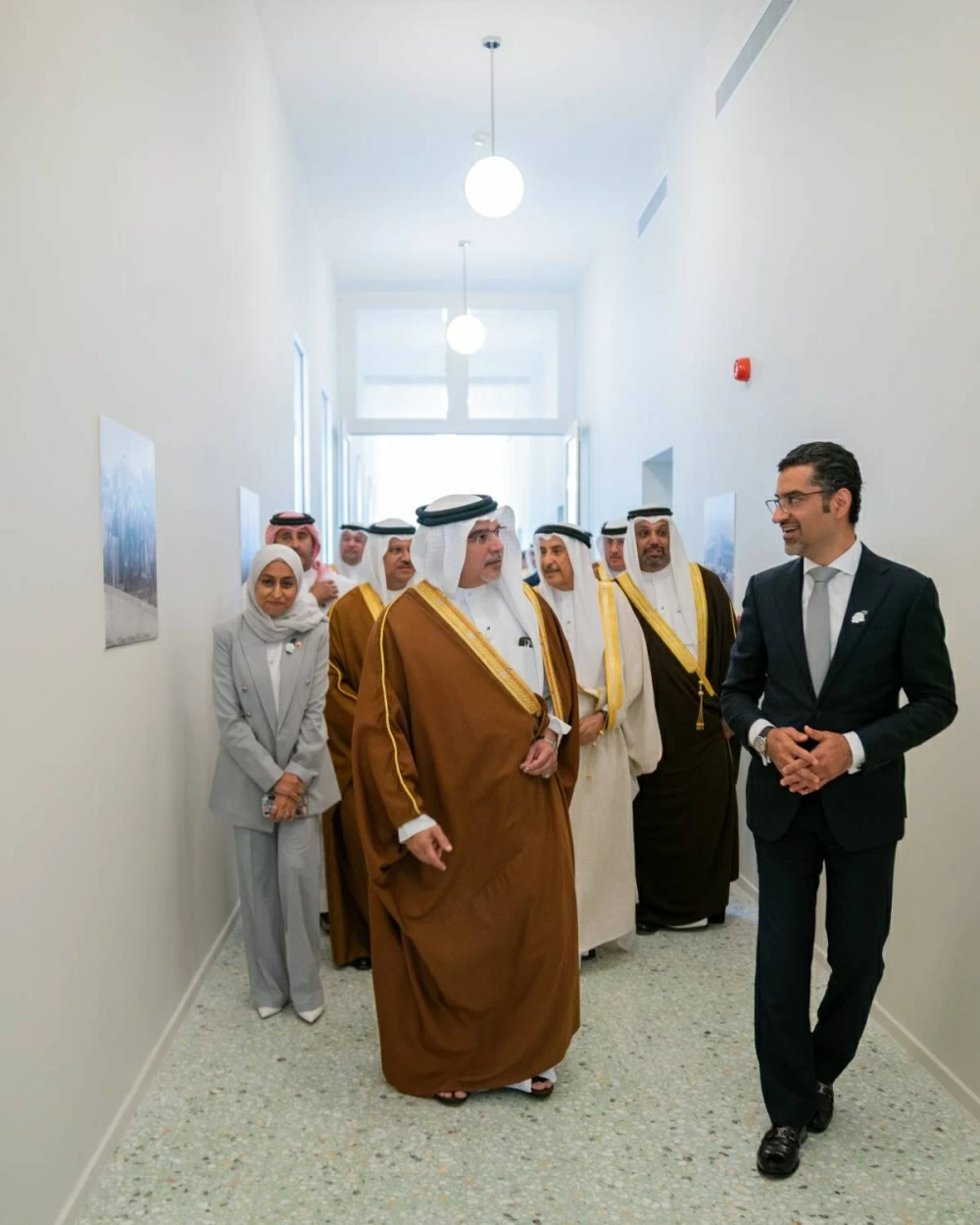 ولي العهد رئيس الوزراء يتفضل بتدشين مبنى بلدية المنامة بعد إعادة التأهيل