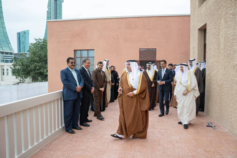 ولي العهد رئيس الوزراء يتفضل بتدشين مبنى بلدية المنامة بعد إعادة التأهيل