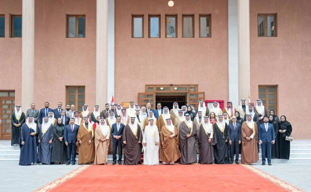 ولي العهد رئيس الوزراء يتفضل بتدشين مبنى بلدية المنامة بعد إعادة التأهيل