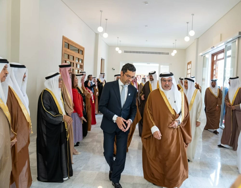 ولي العهد رئيس الوزراء يتفضل بتدشين مبنى بلدية المنامة بعد إعادة التأهيل