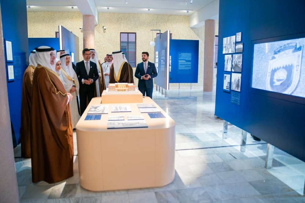 ولي العهد رئيس الوزراء يتفضل بتدشين مبنى بلدية المنامة بعد إعادة التأهيل
