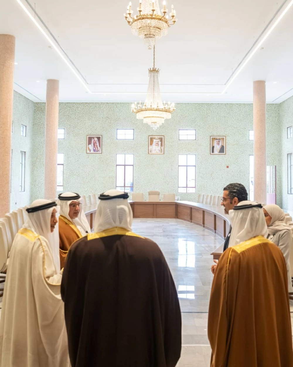 ولي العهد رئيس الوزراء يتفضل بتدشين مبنى بلدية المنامة بعد إعادة التأهيل