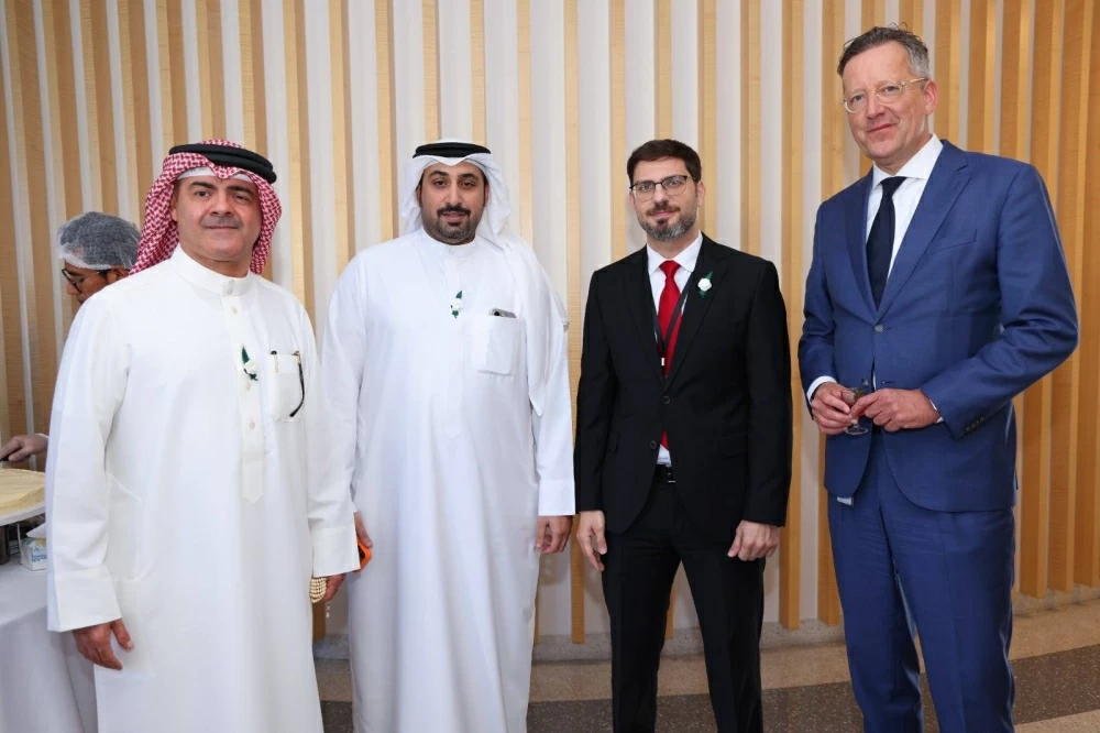 "المواصلات والاتصالات" تحتفي بالأعياد الوطنية