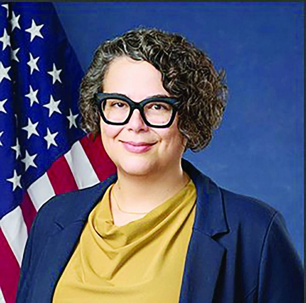 إليزابيث ليتشفيلد: الولايات المتحدة تتطلّع للعمل مع قيادة البحرين لتعزيز السلام 