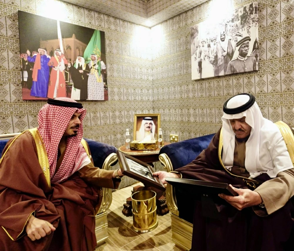 المستشار الخاص لخادم الحرمين الشريفين يقدم التهنئة بمناسبة الأعياد الوطنية لمملكة البحرين