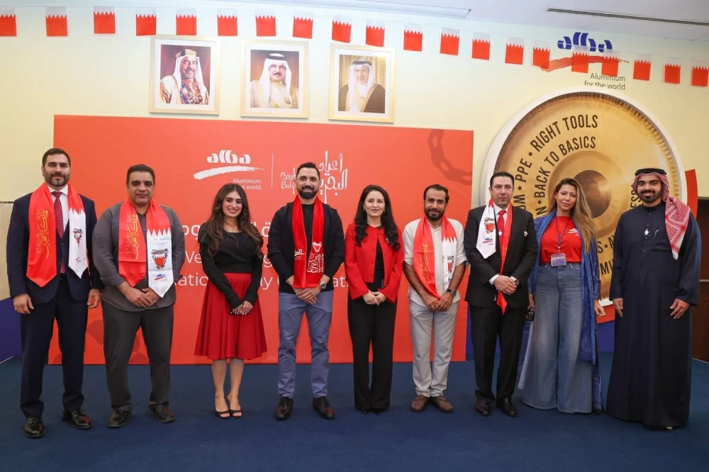 &laquo;ألبا&raquo; تتزين باللون الأحمر احتفاءً بالأعياد الوطنية للبحرين