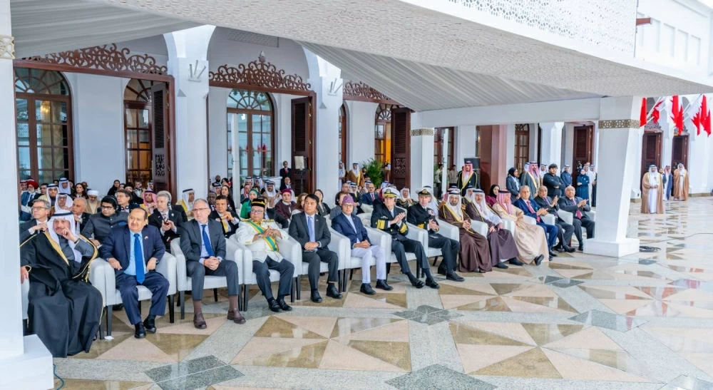الملك يتفضل فيشمل برعايته الكريمة احتفال مملكة البحرين بأعيادها الوطنية