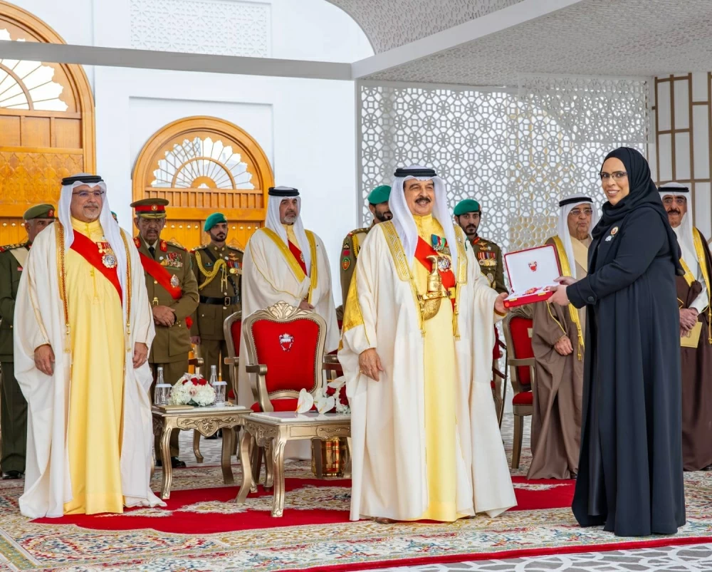 الملك يتفضل فيشمل برعايته الكريمة احتفال مملكة البحرين بأعيادها الوطنية