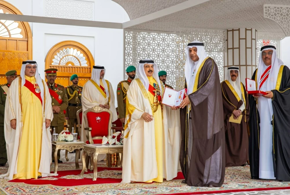 الملك يتفضل فيشمل برعايته الكريمة احتفال مملكة البحرين بأعيادها الوطنية