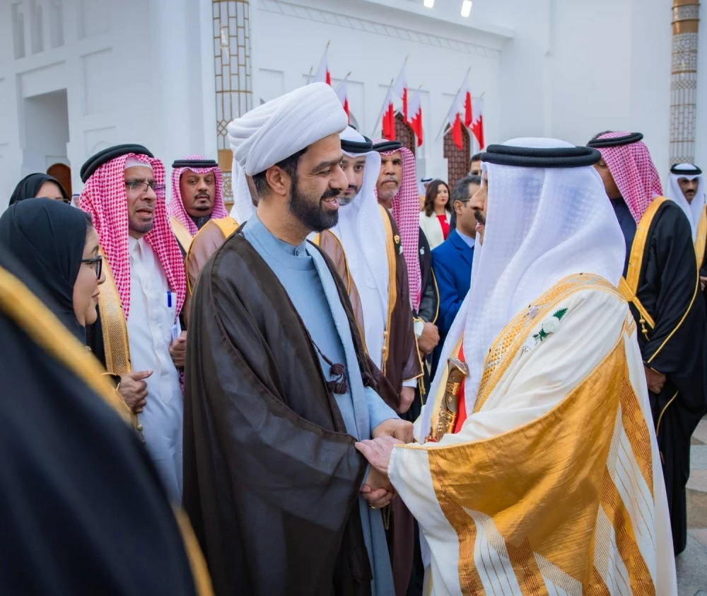 الملك يتفضل فيشمل برعايته الكريمة احتفال مملكة البحرين بأعيادها الوطنية