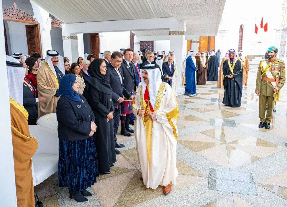 الملك يتفضل فيشمل برعايته الكريمة احتفال مملكة البحرين بأعيادها الوطنية
