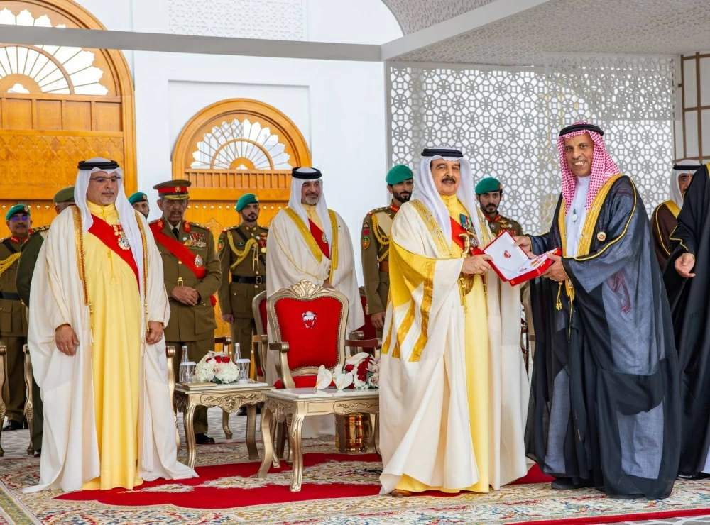 الملك يتفضل فيشمل برعايته الكريمة احتفال مملكة البحرين بأعيادها الوطنية