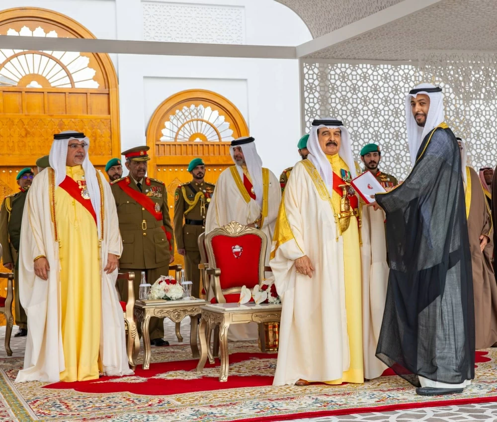 الملك يتفضل فيشمل برعايته الكريمة احتفال مملكة البحرين بأعيادها الوطنية
