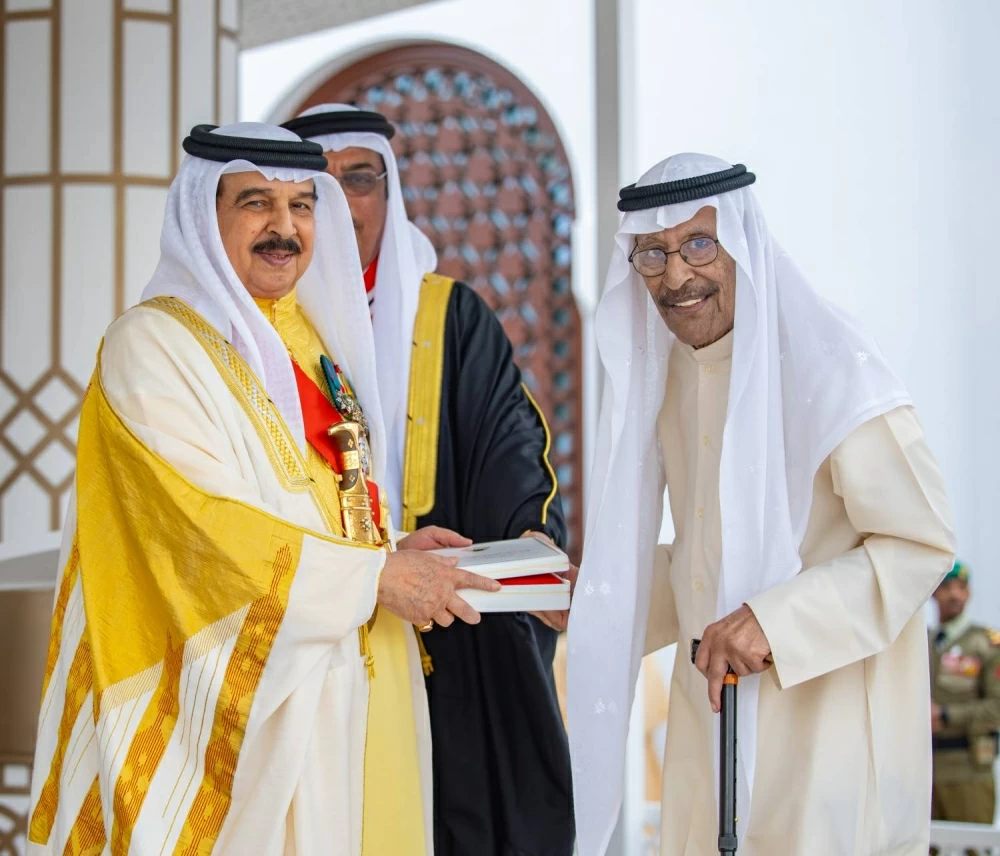 الملك يتفضل فيشمل برعايته الكريمة احتفال مملكة البحرين بأعيادها الوطنية