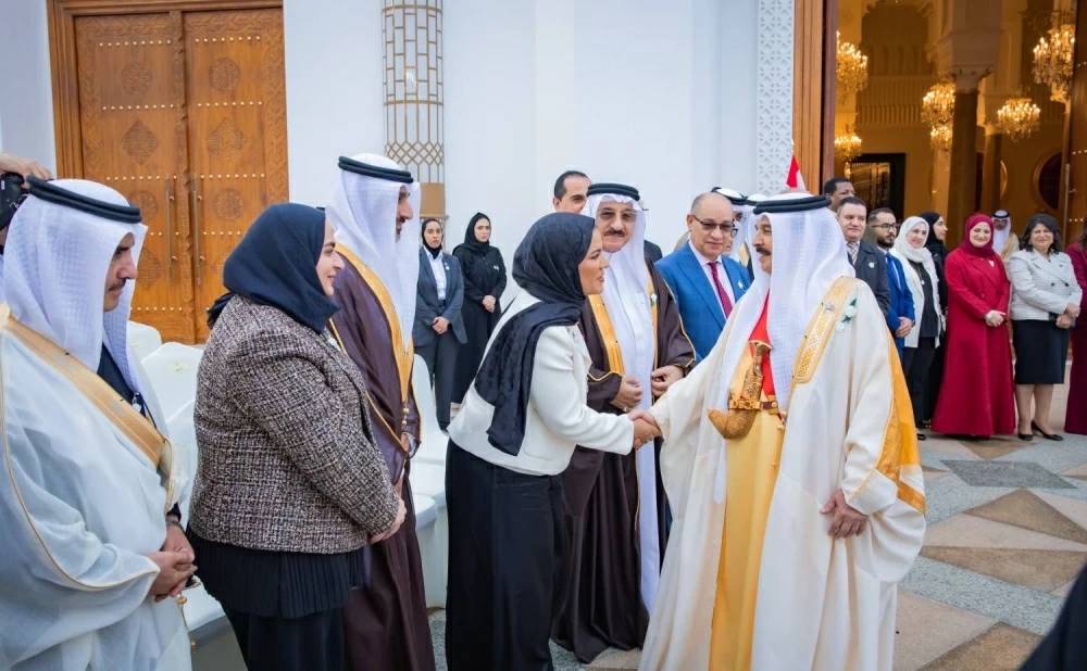 الملك يتفضل فيشمل برعايته الكريمة احتفال مملكة البحرين بأعيادها الوطنية