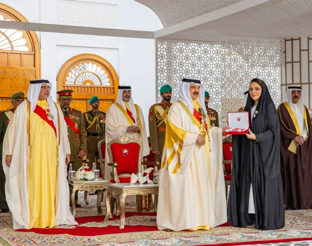 الملك يتفضل فيشمل برعايته الكريمة احتفال مملكة البحرين بأعيادها الوطنية