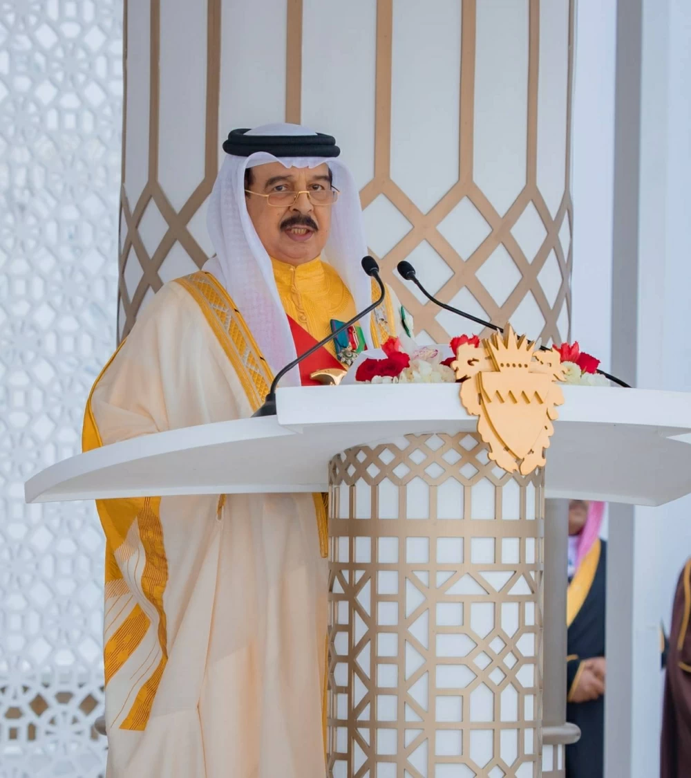 الملك يتفضل فيشمل برعايته الكريمة احتفال مملكة البحرين بأعيادها الوطنية
