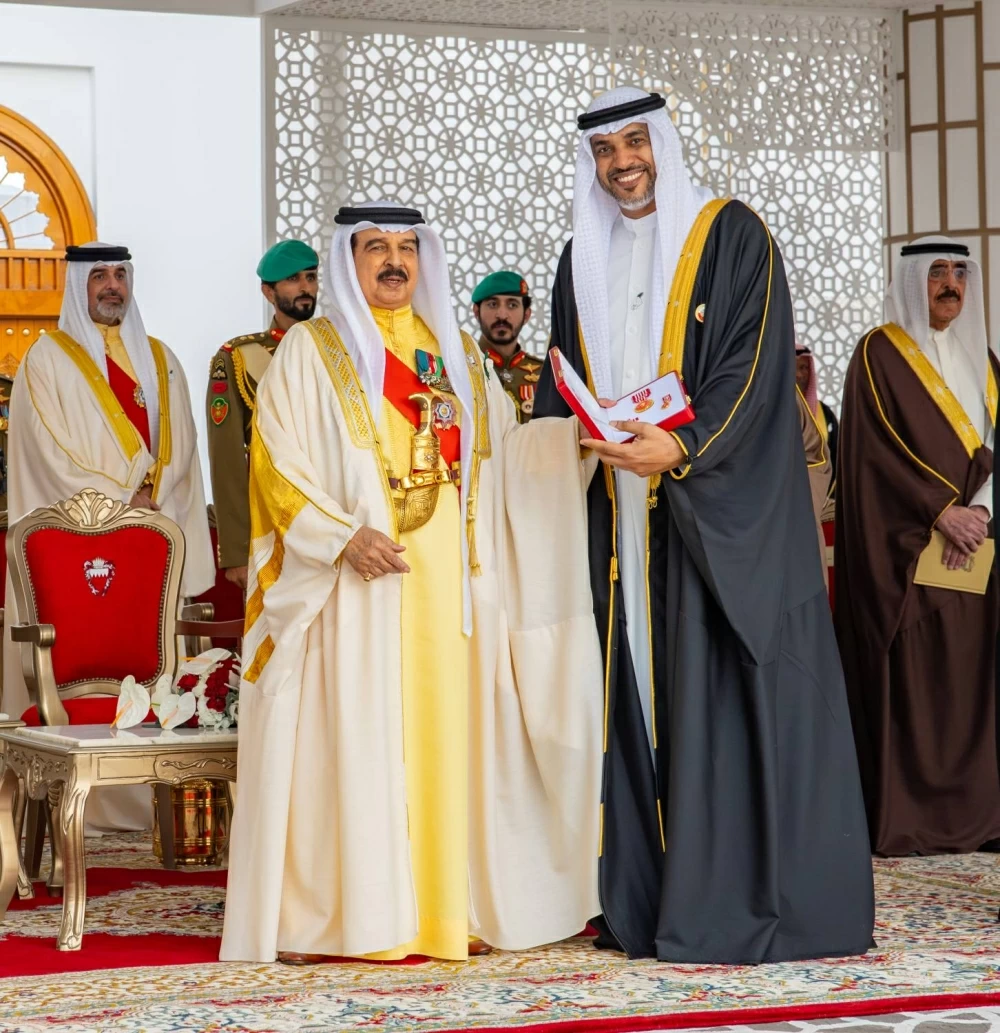 الملك يتفضل فيشمل برعايته الكريمة احتفال مملكة البحرين بأعيادها الوطنية