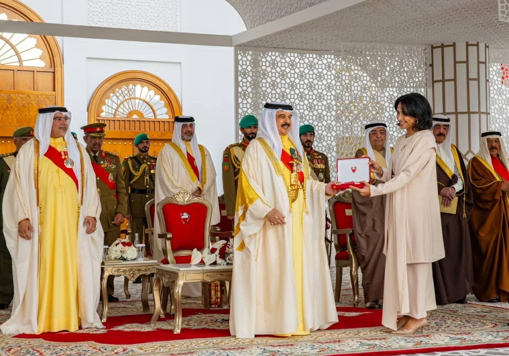 الملك يتفضل فيشمل برعايته الكريمة احتفال مملكة البحرين بأعيادها الوطنية