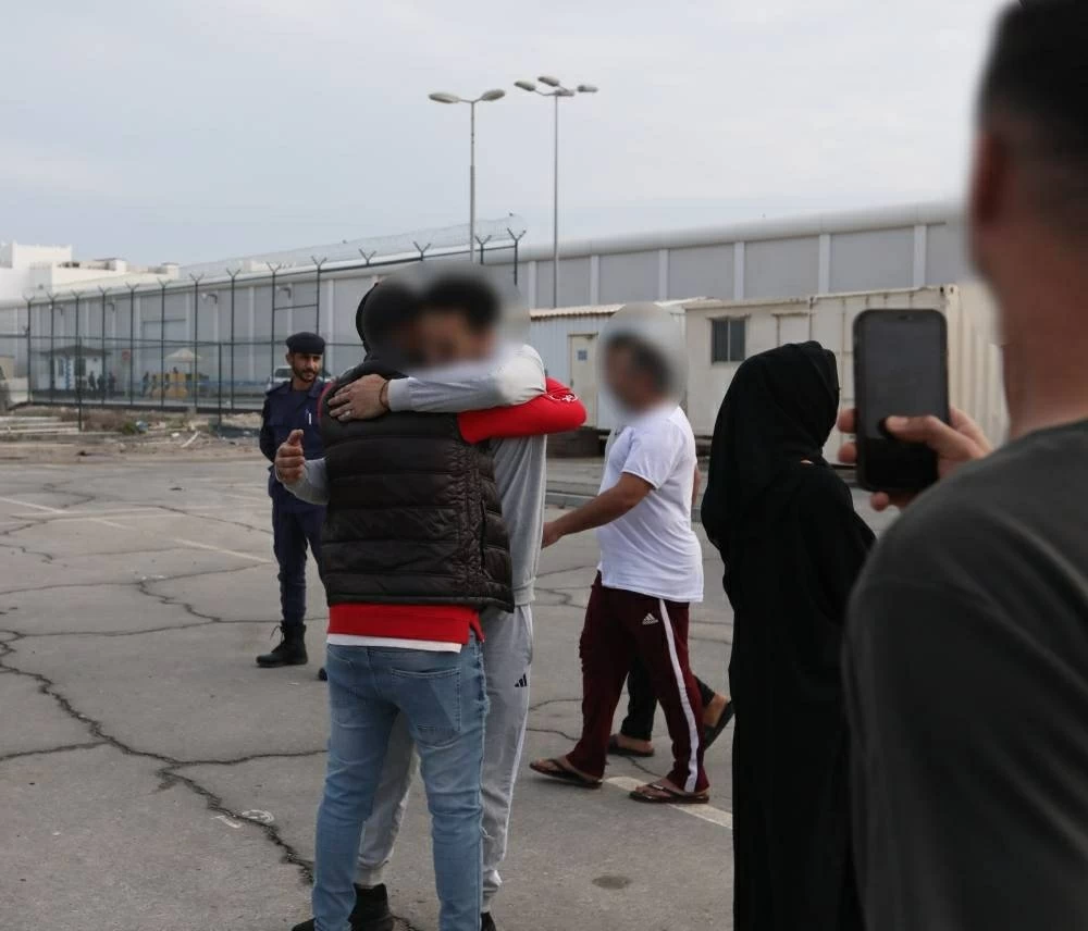 النزلاء المعفو عنهم وأهاليهم: شكراً جلالة الملك المعظم