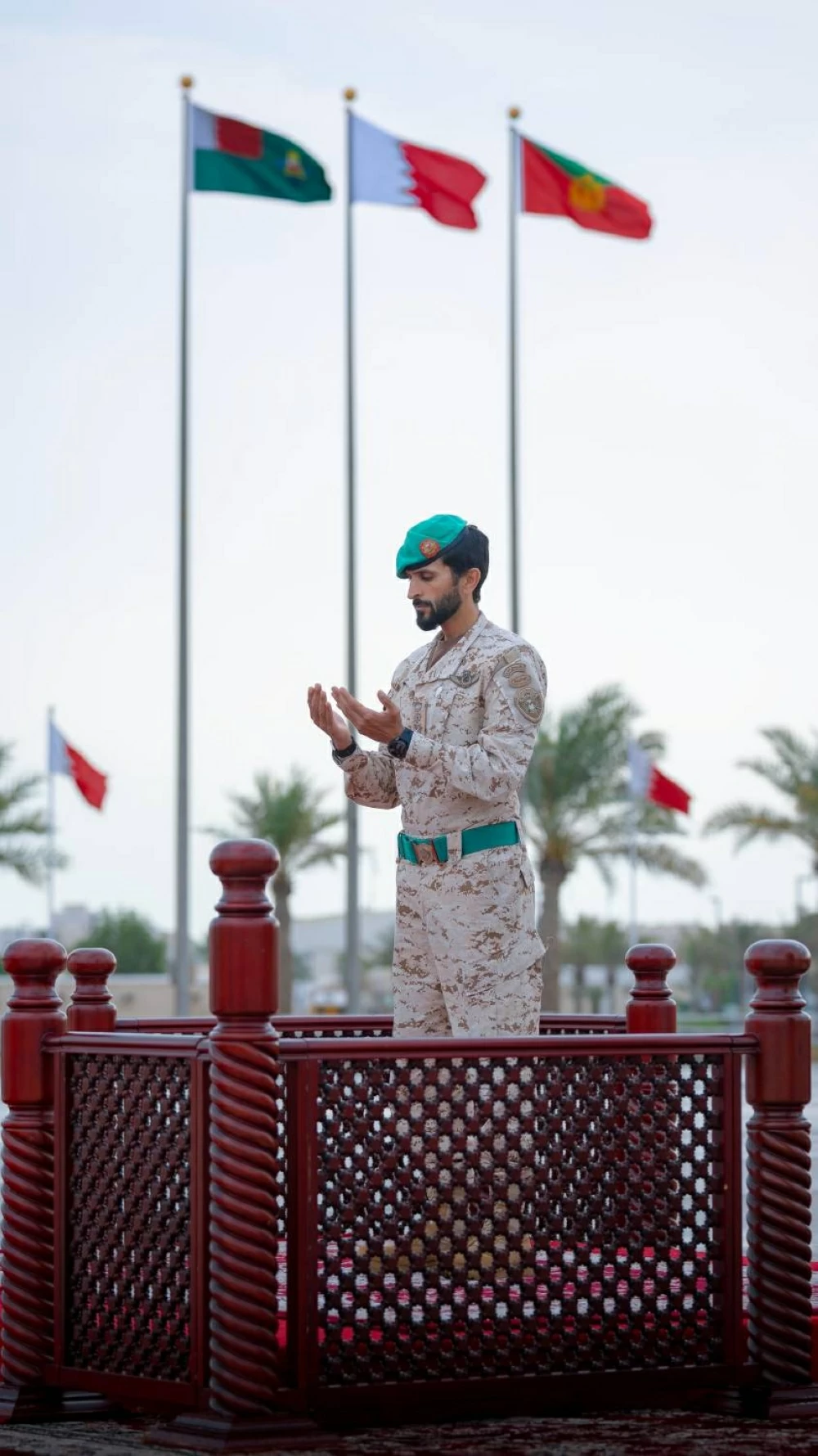 ناصر بن حمد: يوم الشهيد محطة وطنية خالدة نستحضر فيها أسمى معاني التضحية والفداء