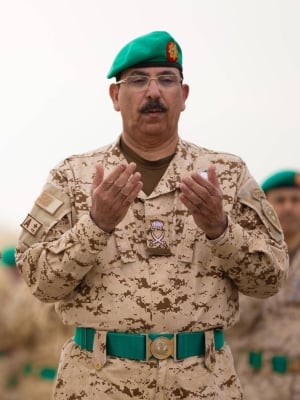 ناصر بن حمد: يوم الشهيد محطة وطنية خالدة نستحضر فيها أسمى معاني التضحية والفداء 