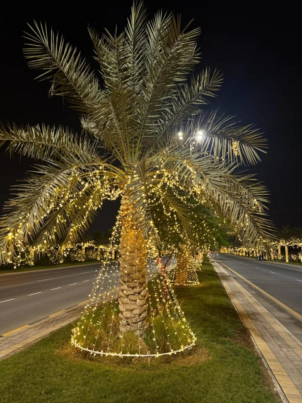 وكيل شؤون البلديات: شوارع البحرين تزدان بالإنارة احتفاءً بالأعياد الوطنية