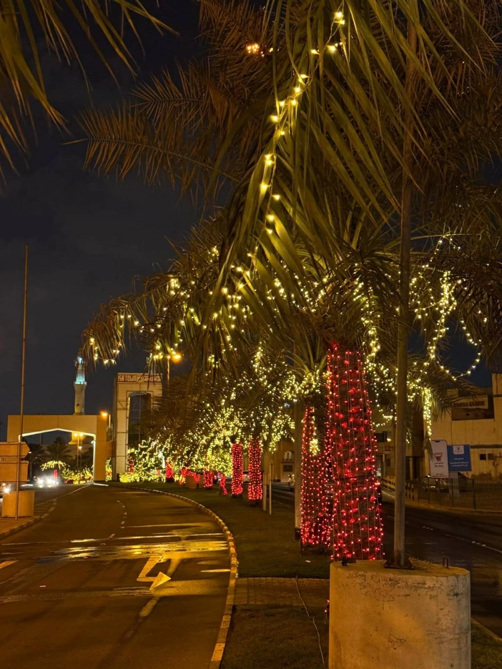 وكيل شؤون البلديات: شوارع البحرين تزدان بالإنارة احتفاءً بالأعياد الوطنية