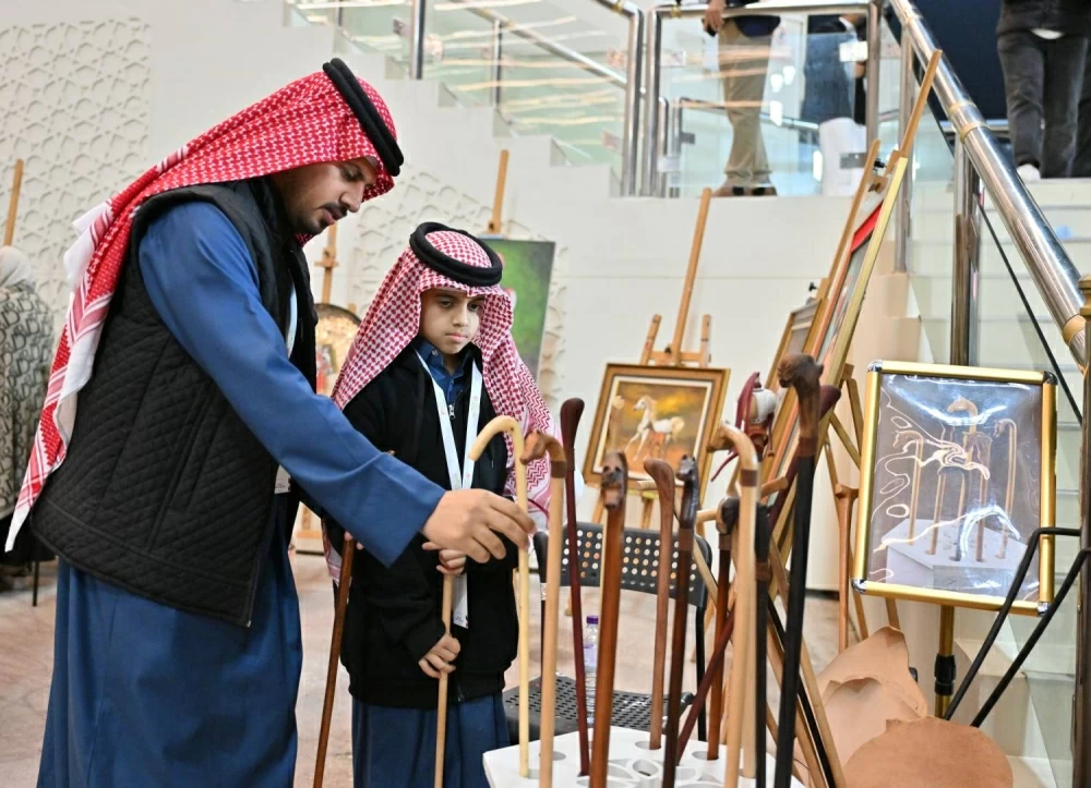 انطلاقة مهرجان العيد الوطني بنادي راشد للفروسية وسط أجواء مميزة