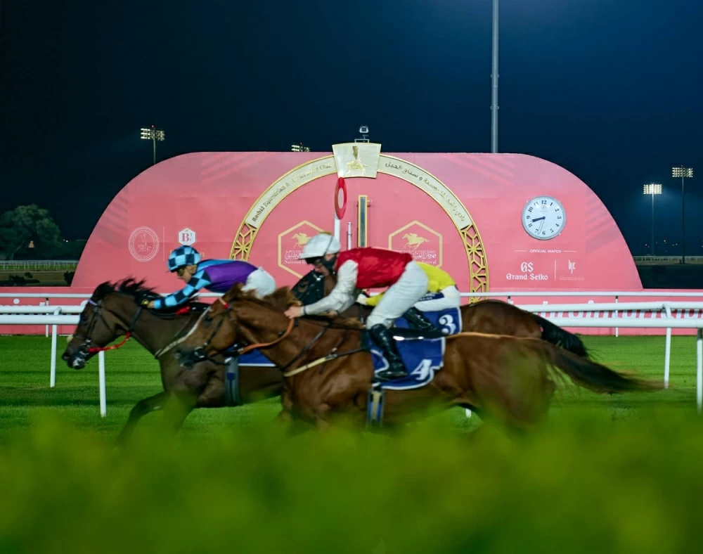 انطلاقة مهرجان العيد الوطني بنادي راشد للفروسية وسط أجواء مميزة