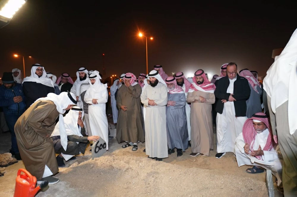 ⁨تشيّيع المربي الفاضل خليفة حسين الشوملي أحد روّاد التعليم في البحرين