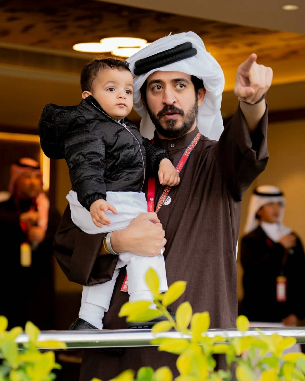 خالد بن حمد وأنجاله يتوجون الفائزين بسباق مهرجان العيد الوطني بنادي راشد